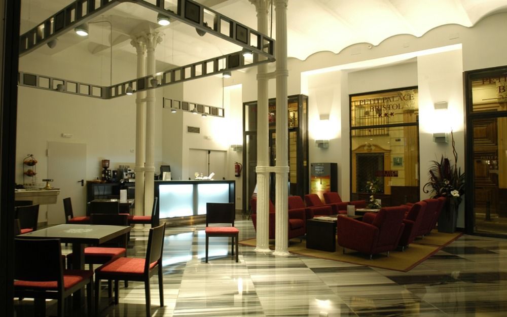 Petit Palace Plaza De La Reina Valencia Kültér fotó