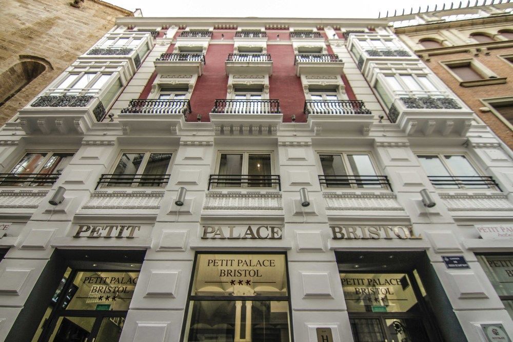 Petit Palace Plaza De La Reina Valencia Kültér fotó